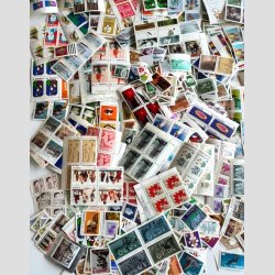 FRIM�RKER CANADA | K�mpe parti nyere postfriske m�rker i blokke og enkeltm�rker  