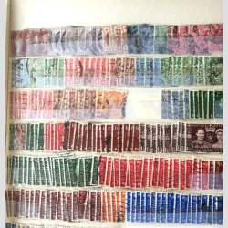 FRIM�RKER ENGLAND | Meget fyldigt lagerparti i to indstiksb�ger ( i alt 32 proppede sider ) - Se fotoudsnit.  