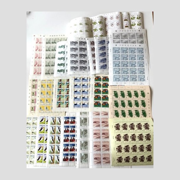 FRIM�RKER F�R�ERNE | 1978-82 - 10 stk. tidlige komplette helarks�t - Postfrisk