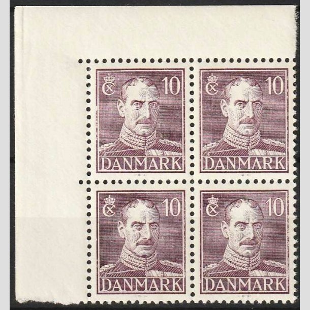 FRIMRKER DANMARK | 1942-44 - AFA 274a - Chr. X, Ny tegning - 10 re lysviolet i 4-blok - Postfrisk