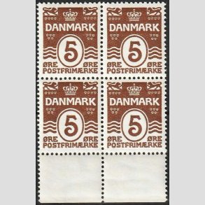 FRIMRKER DANMARK | 1921-22 - AFA 122 - Blgelinie 5 re brun i 4-blok - Postfrisk