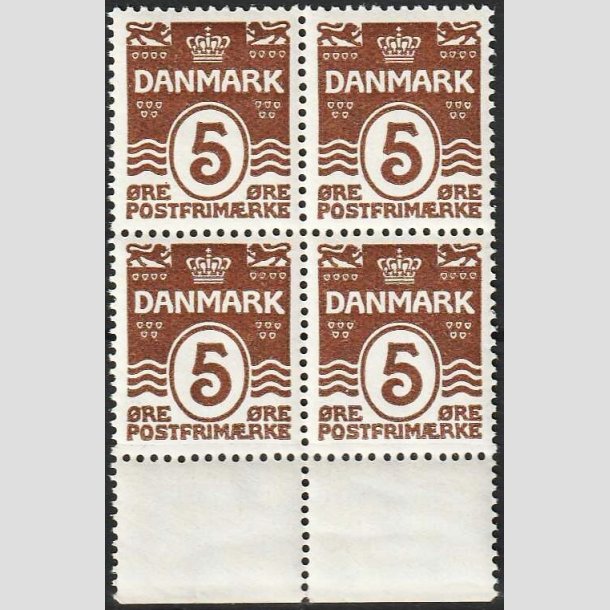 FRIMRKER DANMARK | 1921-22 - AFA 122 - Blgelinie 5 re brun i 4-blok - Postfrisk