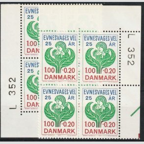 FRIMRKER DANMARK | 1977 - AFA 633 - Evnesvages vel - 1,00 + 0,20 Kr. i +N M. 4-blok - Postfrisk