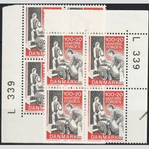 FRIMRKER DANMARK | 1976 - AFA 623 - Vanfrefonden - 100 + 20 re  i +N Marginal 4-blok - Postfrisk