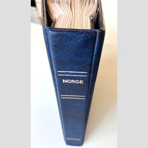 FRIM�RKER NORGE: Fin samling i Stender Album til �r 2005 med en del postfrisk i den nyere del.