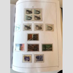 FRIM�RKER NORGE: Fin samling i Stender Album til �r 2005 med en del postfrisk i den nyere del.