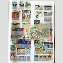 FRIM�RKER OVERS� | Fin samling i to albums med mange lande repr�senteret (Se fotoudsnit.)  