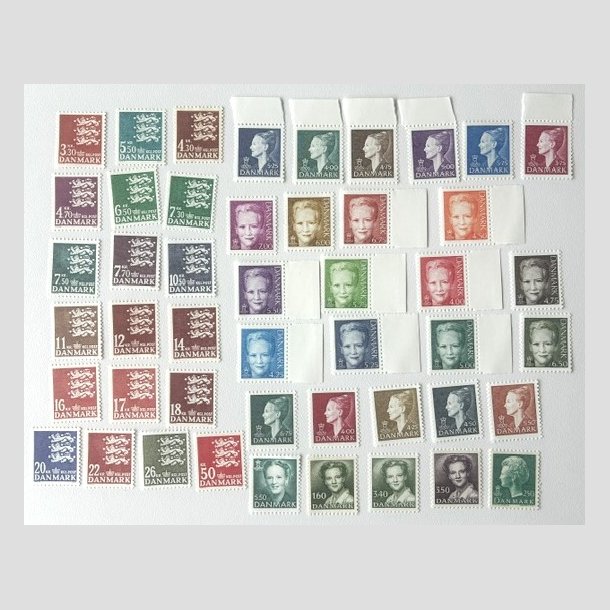 FRIM�RKER DANMARK | Godt lot Rigsv�ben og Margrethe, incl. bedre - Postfrisk