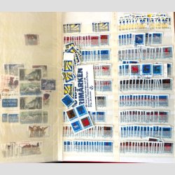 FRIM�RKER SVERIGE | Lagerparti i 4 stk. albums fra �ldre til nyere, p�ne stempler er set.