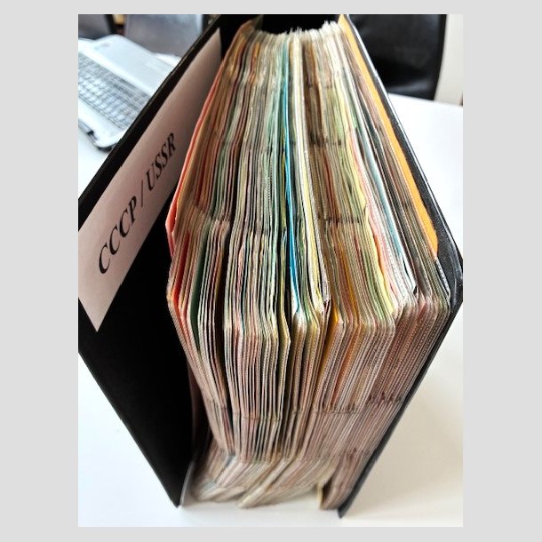 FRIM�RKER SOVJET/CCCP/USSR  | Stor hjemmelavet samling i meget tykt ringbind - Rigtig mange m�rker (Se udsnit) 