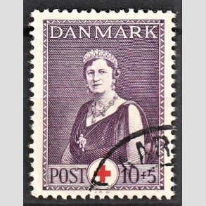 FRIMRKER DANMARK | 1939 - AFA 252 - Dronning Alexandrine Rde Kors - 10 + 5 re violet/rd - Alm. god gennemsnitskvalitet - Stemplet (Photo eksempel)