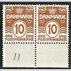 FRIMRKER DANMARK | 1930 - AFA 185 - Blgelinie 10 re brun i par - Postfrisk
