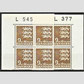 FRIMRKER DANMARK | 1977 - AFA 648 - Rigsvben 9 Kr. olivenbrun 2 x marginal 4-blok L377/L545 - Postfrisk