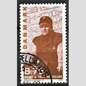FRIMRKER DANMARK | 1998 - AFA 1179 - Post og Tele museet - 8,75 Kr. Nutidigt postbud - Pnt Stemplet