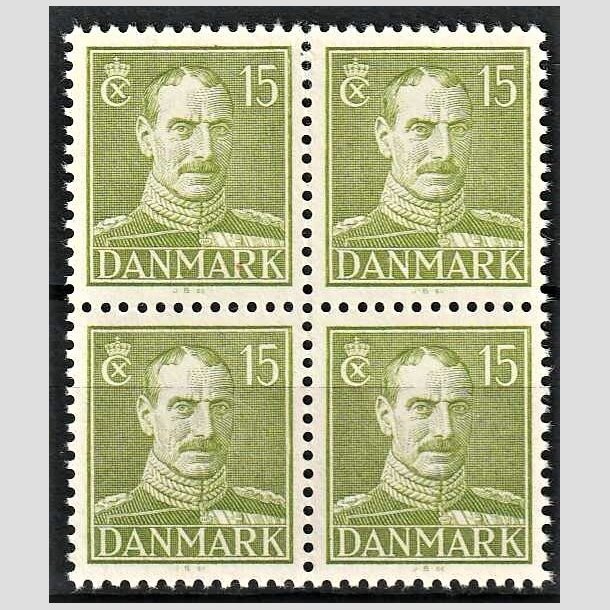 FRIMRKER DANMARK | 1942-44 - AFA 275 - Chr. X, Ny tegning - 15 re grn i 4-blok - Postfrisk