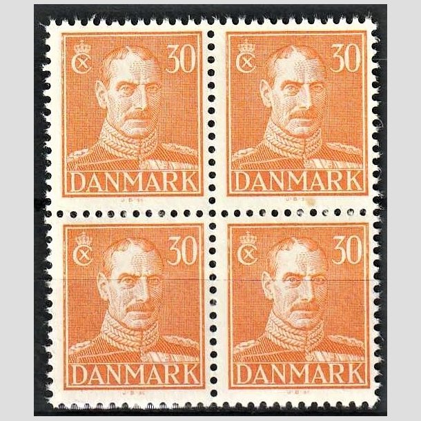 FRIMRKER DANMARK | 1942-44 - AFA 278 - Chr. X, Ny tegning - 30 re orange i 4-blok - Postfrisk