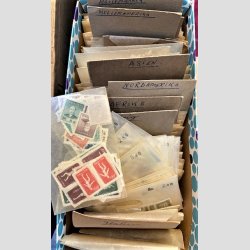 FRIM�RKER OVERS� |  Div. i 10 stk. album + lille kartotek - USA, Canada, Cuba, Australien mv.